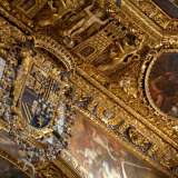 ...si rimane senza fiato nel tripudio di colori che donano sfarzo e lusso alla Basilica: antico tempio all�apparenza sobrio, ma nei suoi angoli pi� nascosti scrigno inesauribile di tesori